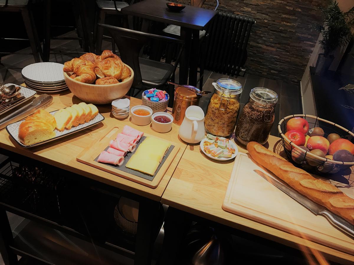 Hotel Du Lion D'Or 챠롤스 외부 사진
